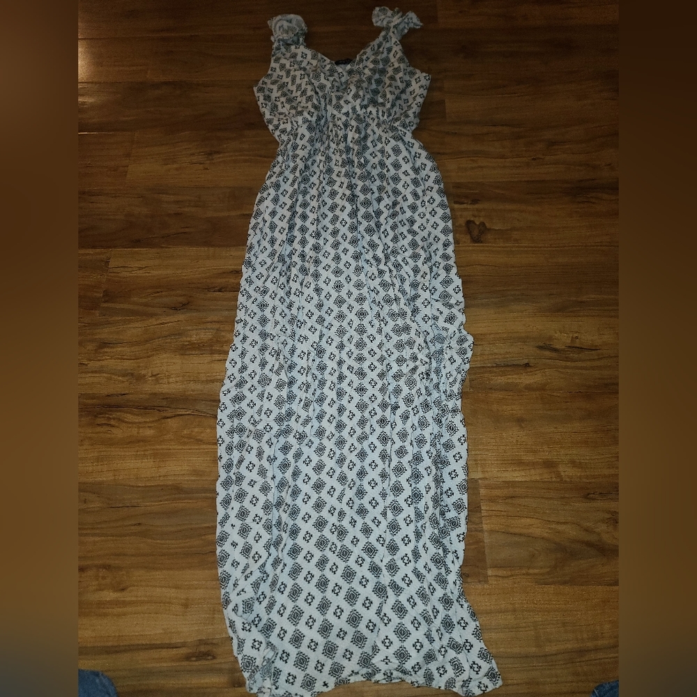 Small dress - Picture 3 of 3